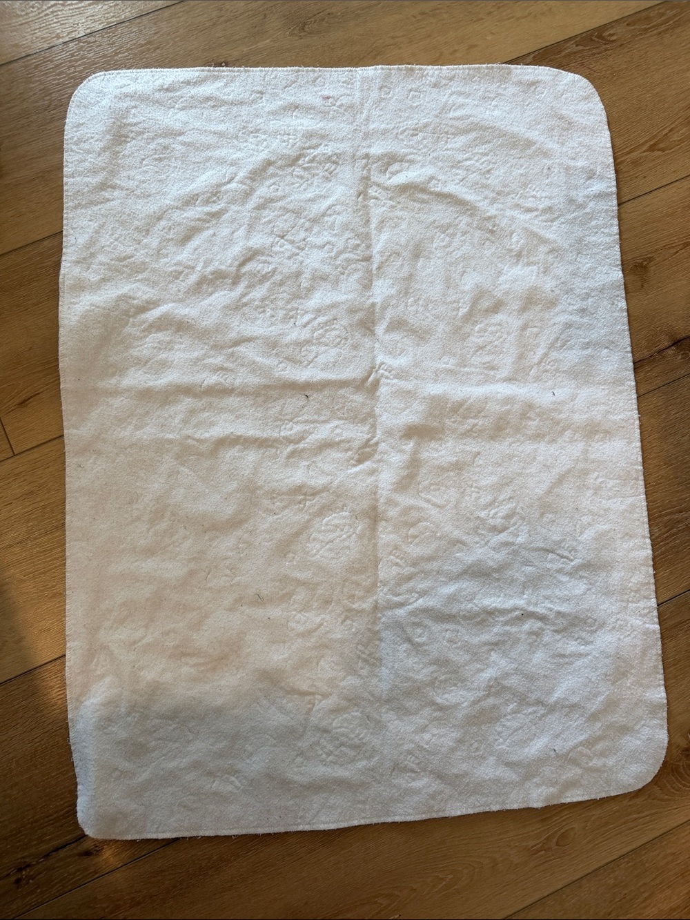 BabiesRUs White Plush Baby Bath Mattress Protector